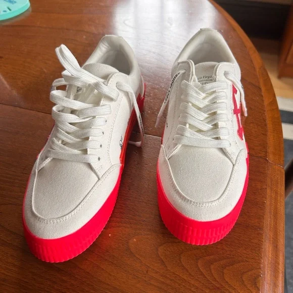 Off-White x virgil abloh Vulcanized Low Top Sneakers - Picture 10 of 11